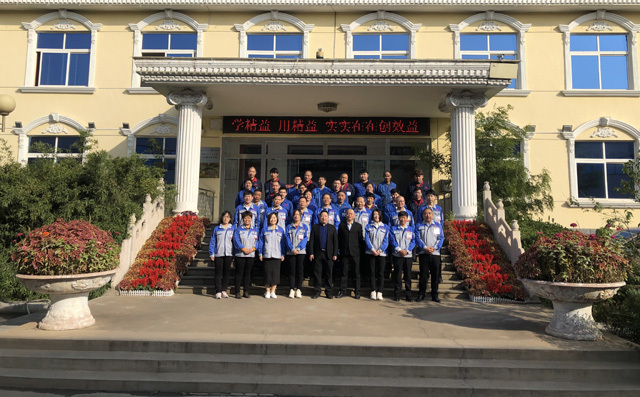 布洛爾數(shù)控切割機廠家項目組人員合影